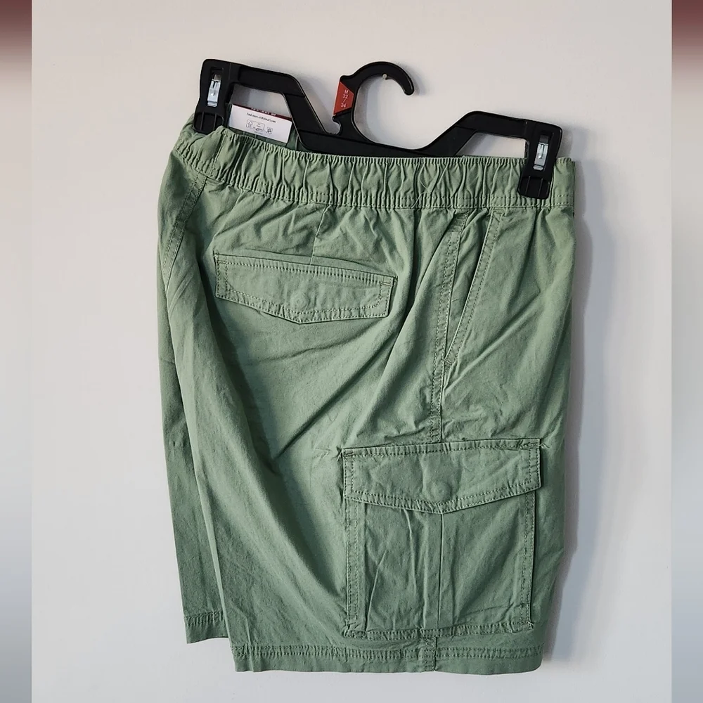 🩳 George Men’s Green Pull-On Cargo Shorts – Size Medium (32–34), NWT, 8” Inseam